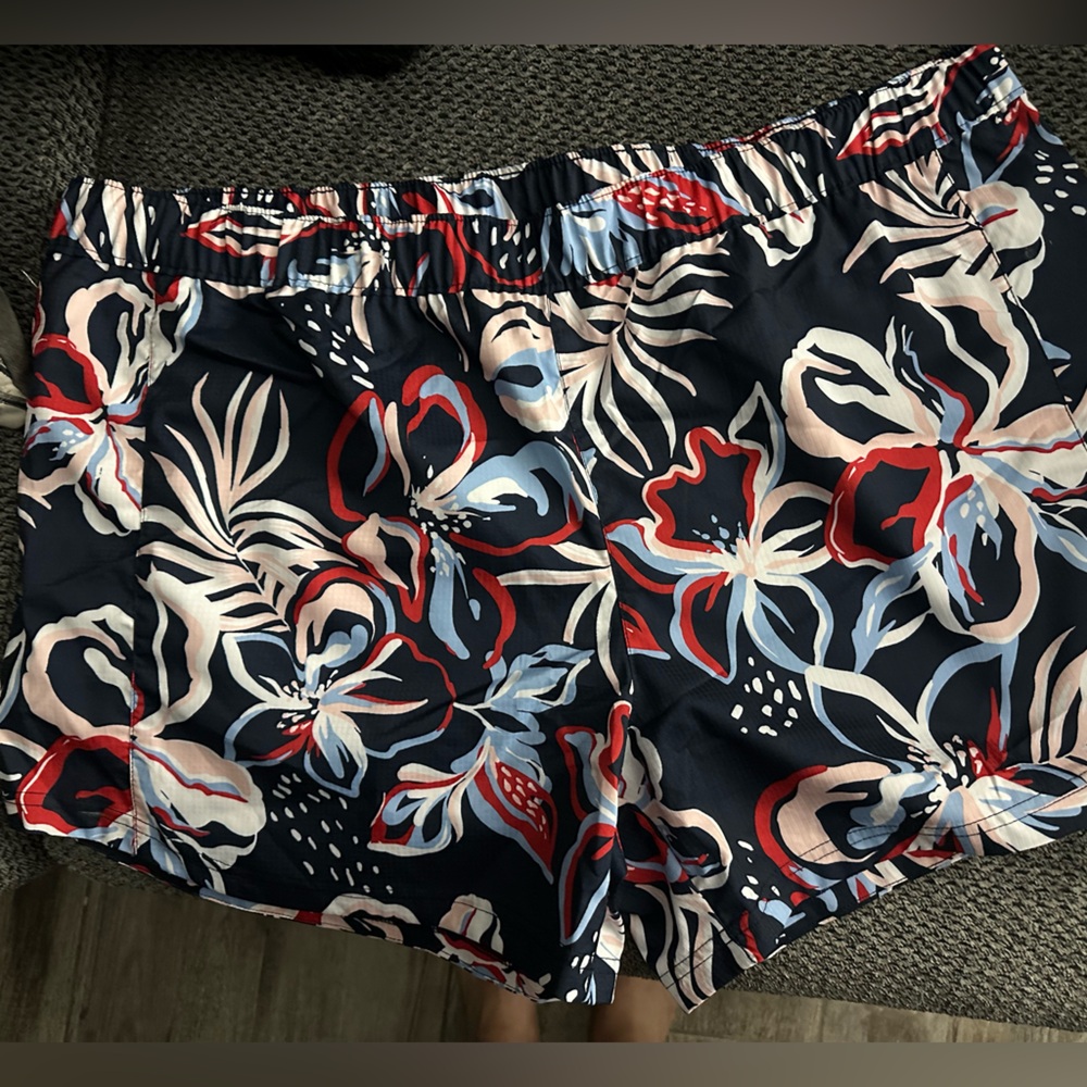 Columbia navy blue floral shorts